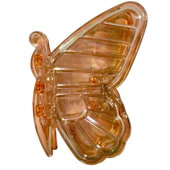 Accessories - Bright Peach Butterfly Claw Clip with Iridescent Tone 🦋